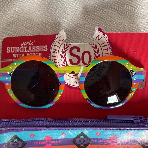 SO girls sunglasses with pouch - Picture 2 of 4